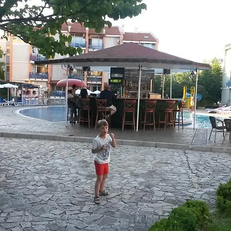 Ξενοδοχείο με διαμερίσματα Elit 1 Σάνι Μπιτς