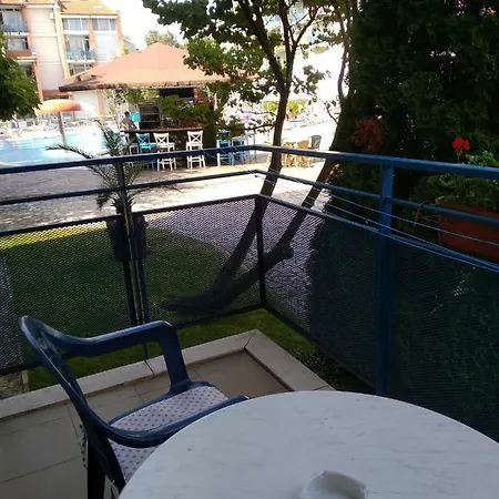 Ξενοδοχείο με διαμερίσματα Elit 1 Σάνι Μπιτς